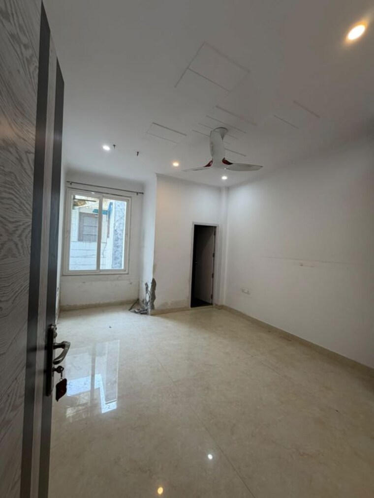 Room, unitech-the-residences-sector-33 3 Bedroom 1545 Sq.Ft. Apartment In Sector 33 Gurgaon 10730595