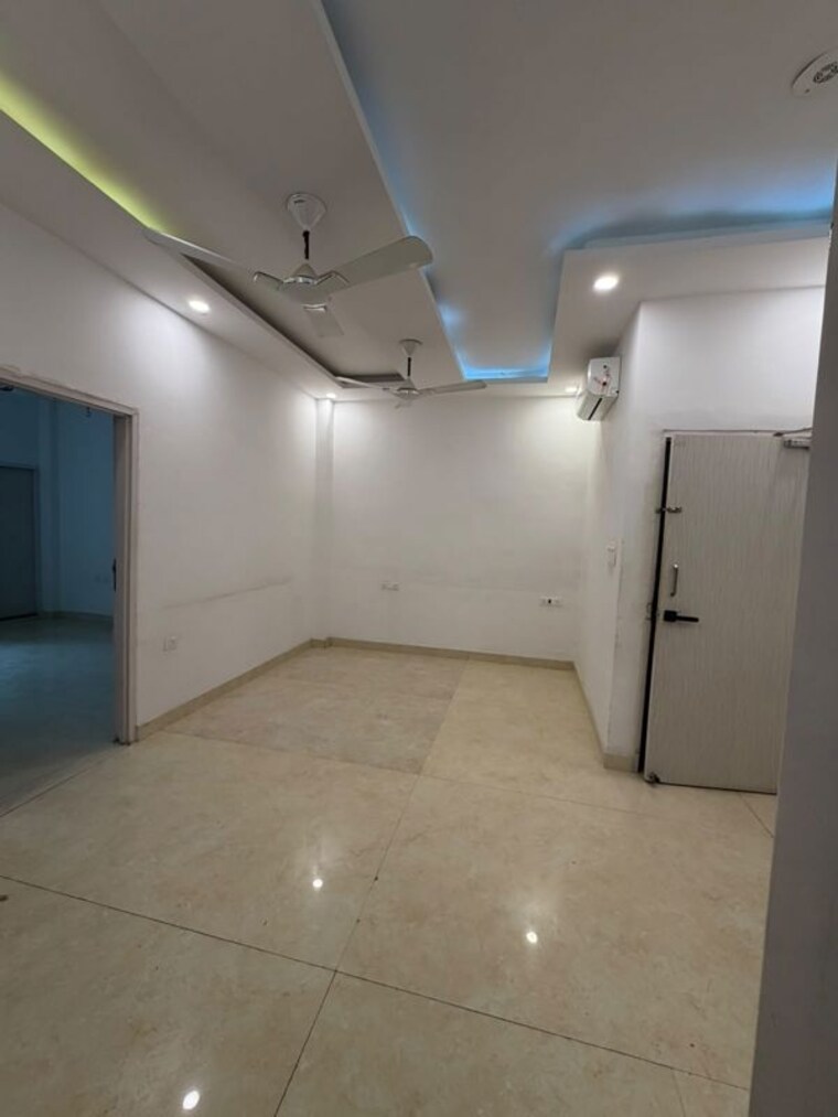 Room, unitech-the-residences-sector-33 3 Bedroom 1545 Sq.Ft. Apartment In Sector 33 Gurgaon 10730595