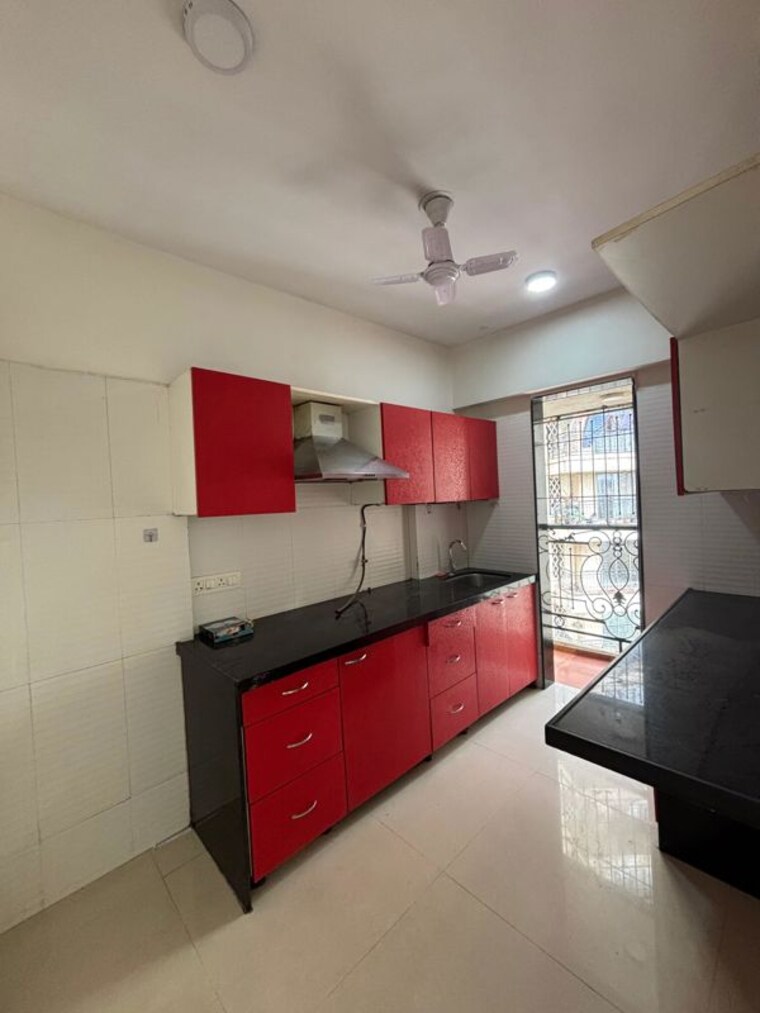 Kitchen, lake-primrose 3 Bedroom 1395 Sq.Ft. Apartment In Powai Mumbai 10730626