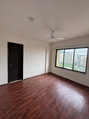 Room in 3 BHK Apartment at Lake Primrose, Powai – for Sale
