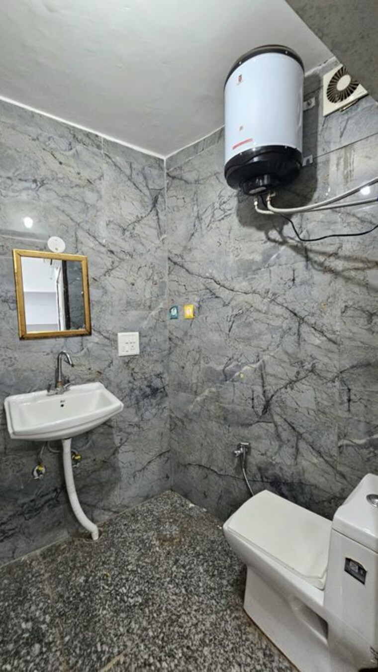 Bathroom, saket 1 Bedroom 750 Sq.Ft. Builder Floor In Saket Delhi 10730618