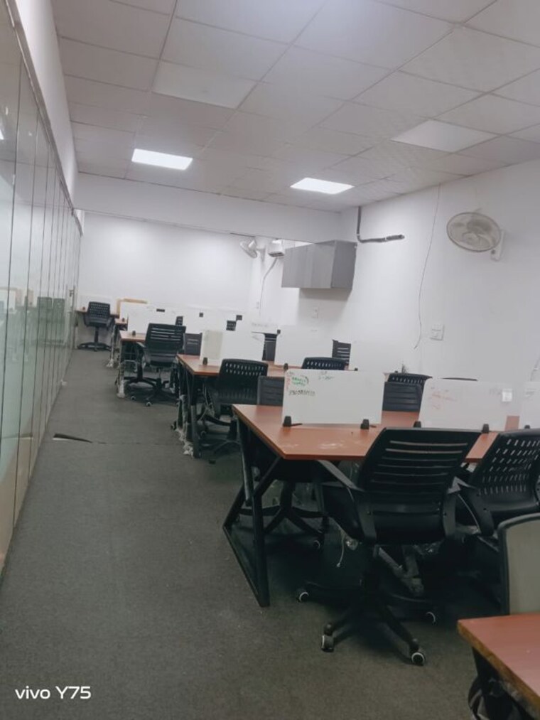 Team Area, sector 15 Commercial Office Space 1500 Sq.Ft. In Sector 15 Noida 10730628