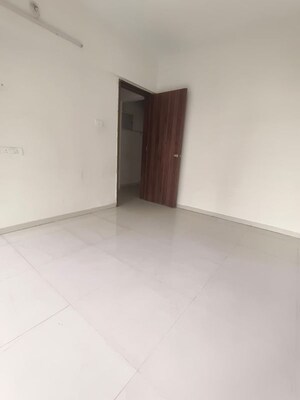 Room in 3 BHK Apartment at Mantra Montana Phase 1, Dhanori – for Rent
