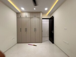 Room in 2 BHK Apartment at Kolte Patil Alora, Santacruz East – for Rent
