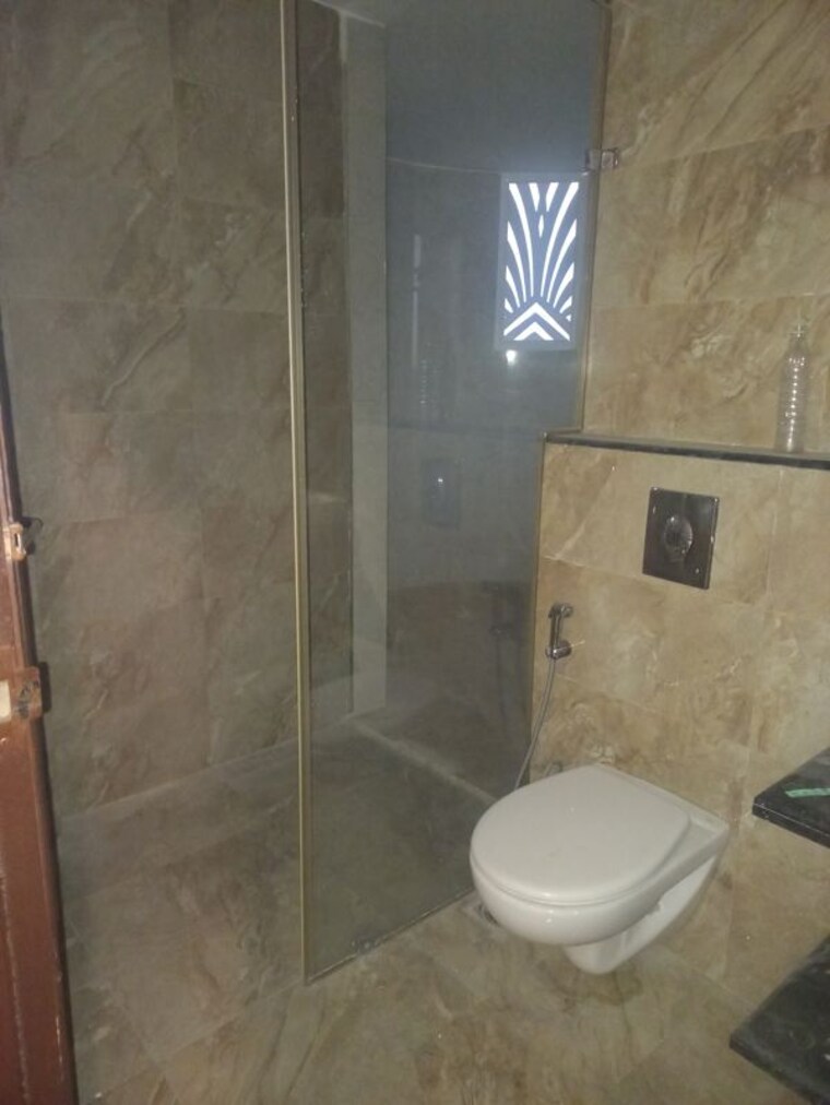 Bathroom, mahagun-mezzaria 4 Bedroom 3525 Sq.Ft. Apartment In Sector 78 Noida 10730638