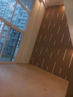 Furnished Amenities in 4 BHK Apartment at Mahagun Mezzaria, Sector 78 – for Rent