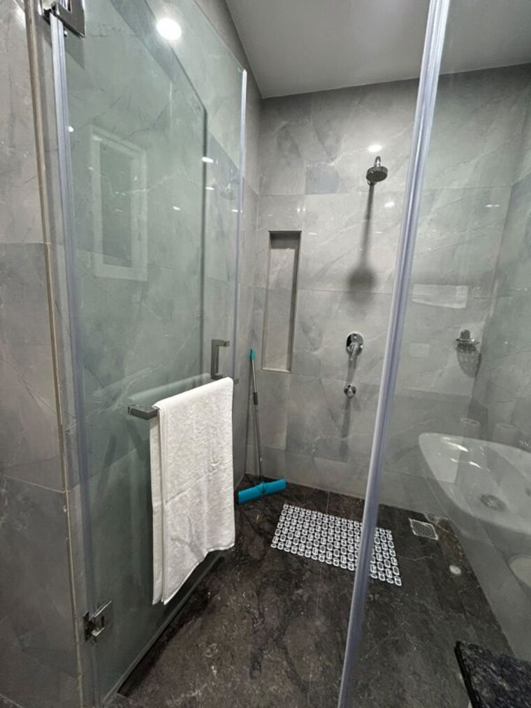 Team Area, safdarjung enclave 3 Bedroom 2200 Sq.Ft. Builder Floor In Safdarjung Enclave Delhi 10730661