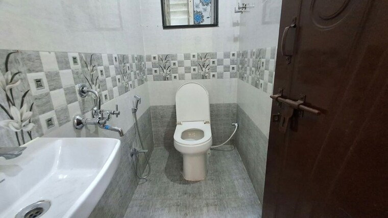 Bathroom, a s rao nagar 4 Bedroom 2500 Sq.Ft. Independent House In A S Rao Nagar Hyderabad 10730664