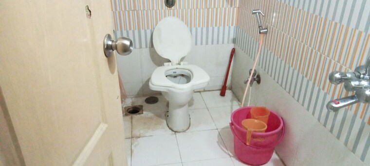 Bathroom, anamitra-tower Pg For Boys In Brahmand 10730678