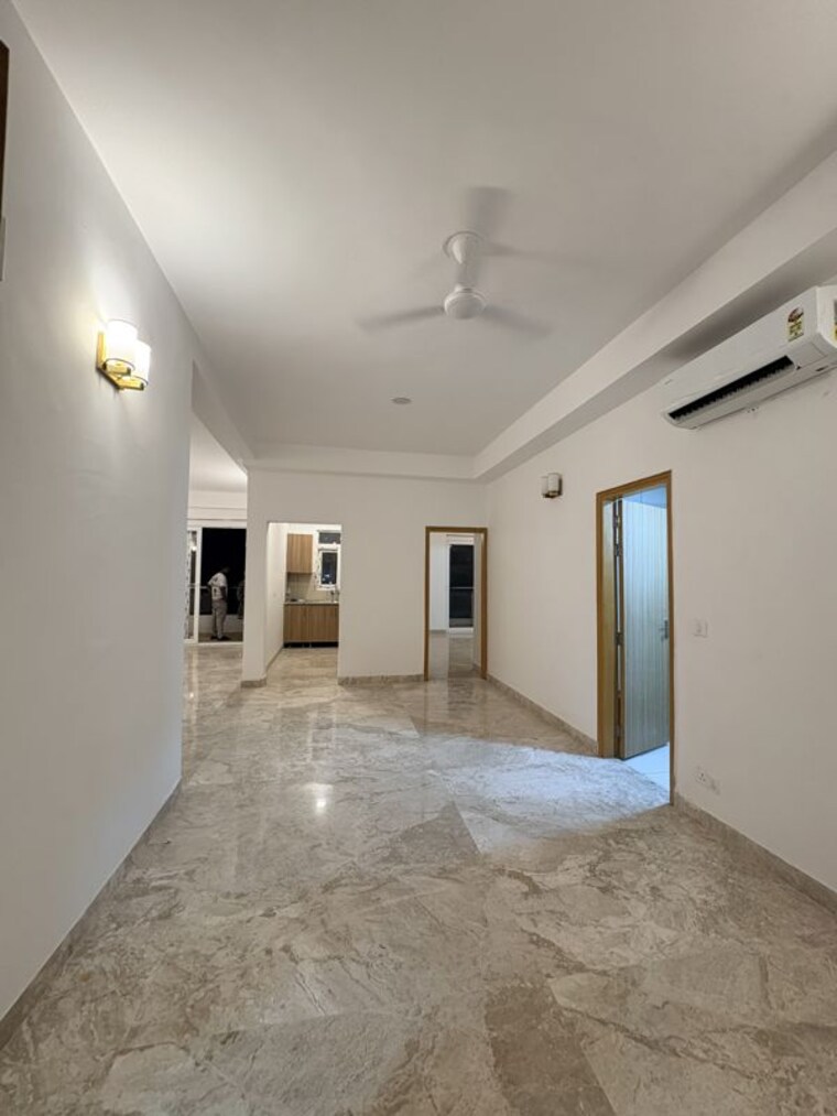 Dinning Area, ss-linden 4 Bedroom 2800 Sq.Ft. Builder Floor In Sector 84 Gurgaon 10730682