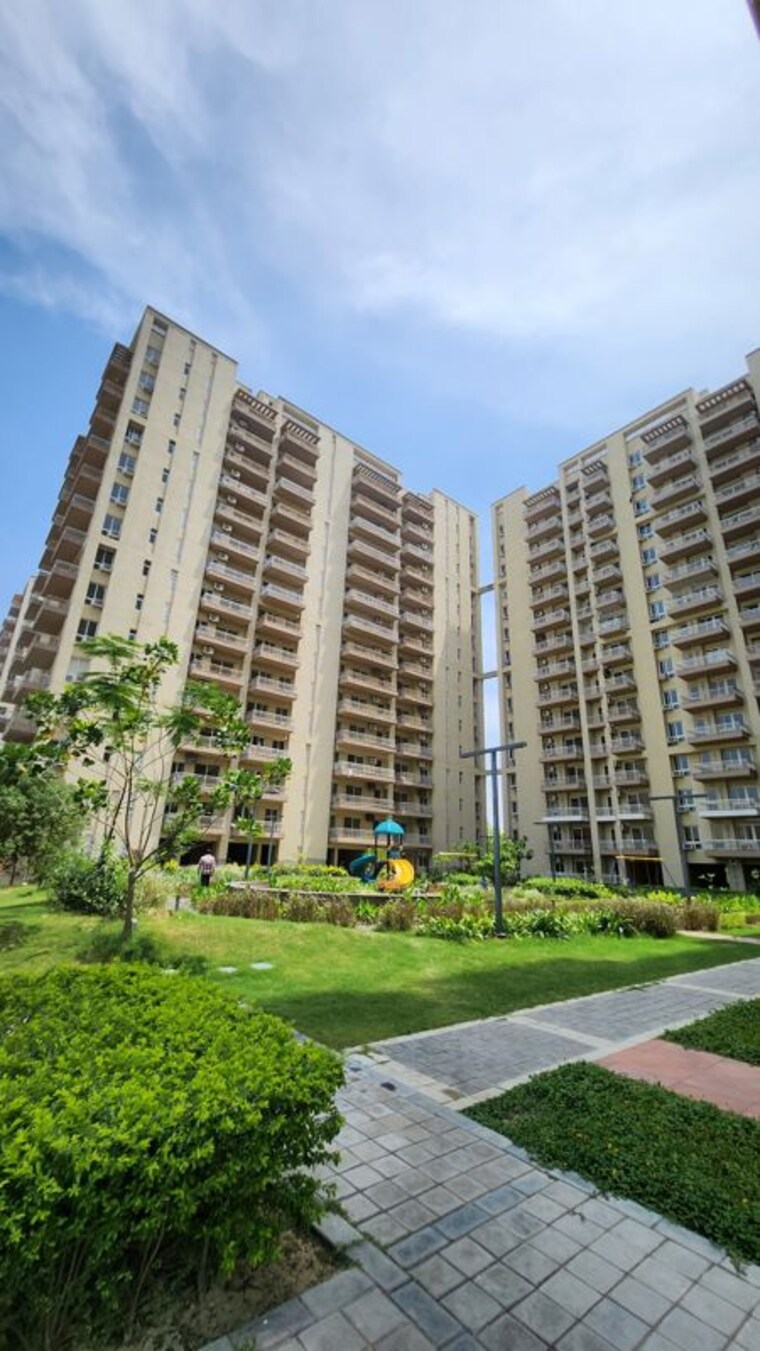 Exterior View, silverglades-the-melia 2 Bedroom 1425 Sq.Ft. Apartment In Sohna Sector 35 Gurgaon 10730673