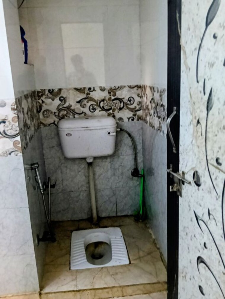 Bathroom, sector 16b dwarka 1 Bedroom 500 Sq.Ft. Apartment In Sector 16b Dwarka Delhi 10730617