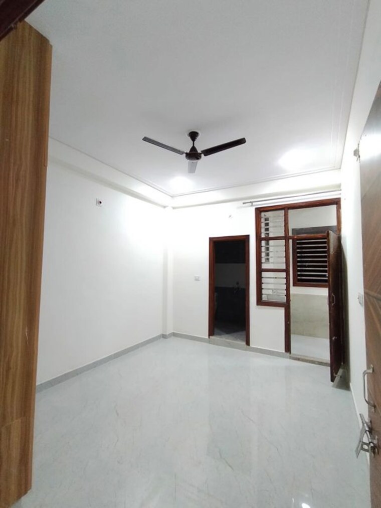Room, sector 23 2 Bedroom 1200 Sq.Ft. Builder Floor In Sector 23 Gurgaon 10730732