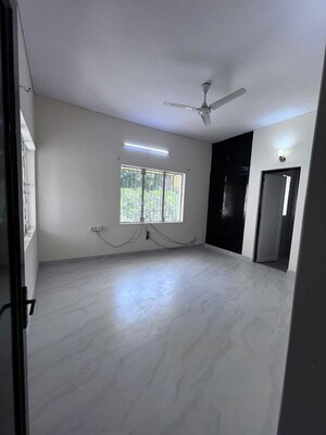 Room in 2 BHK Builder Floor at Chittaranjan Park – for Rent