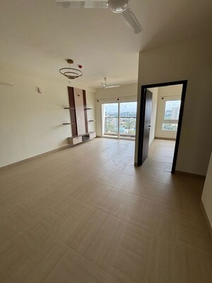 Room in 2 BHK Apartment at Karle Vario Homes, Hebbal – for Rent