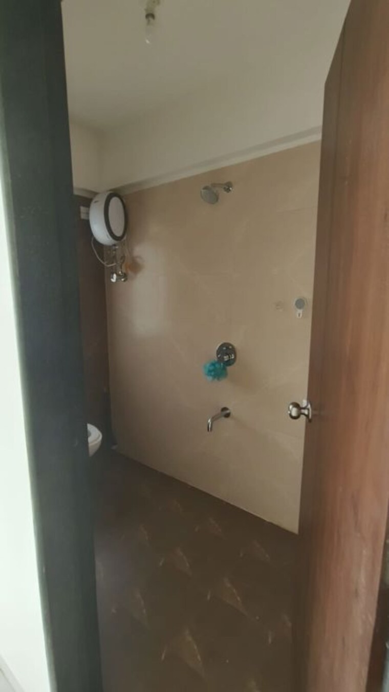 Bathroom, umang-shastri-nagar-west-view-chs 2 Bedroom 681 Sq.Ft. Apartment In Goregaon West Mumbai 10730769
