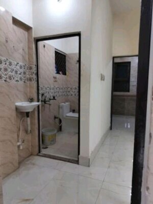 Bathroom in 1 BHK Builder Floor at RWA Apartments Sector 20, Sector 20 – for Rent