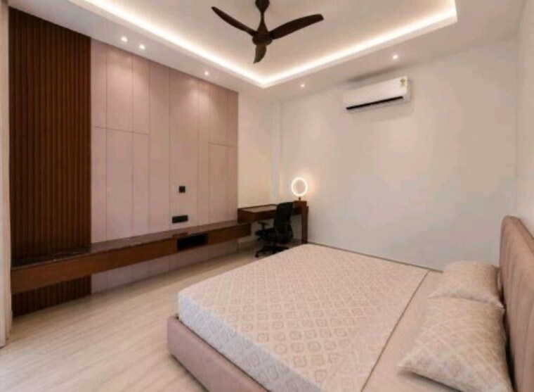 Kitchen, sector 105 4 Bedroom 348 Sq.Mt. Builder Floor In Sector 105 Noida 10730790