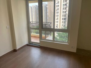 Room in 4 BHK Apartment at Jaypee Greens Kosmos, Sector 134 – for Sale
