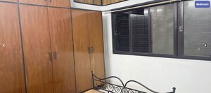Room in  Pg at Naupada – for Rent