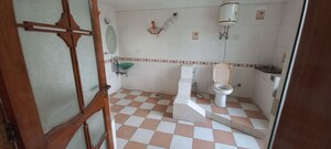 Bathroom in 3.5 BHK Villa at South City 1 – for Rent