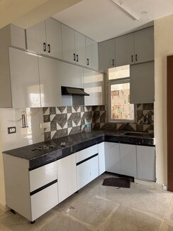 2 BHK Apartment For Rent in MRG Ultimus