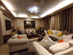 Living Room in 4 BHK Apartment at Silverglades The Ivy, Sector 28 – for Rent