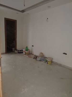 Room in 3 BHK Builder Floor at BPTP District 3, Sector 85 – for Sale