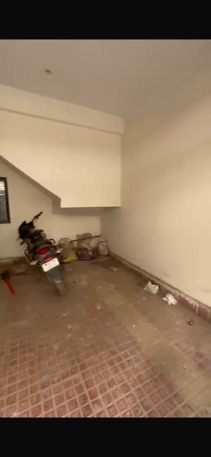 Room in 5 BHK Villa at AKJ Novel Valley, Sector 16b Greater Noida – for Sale