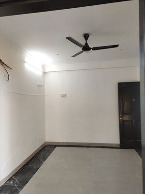 Room in 2 BHK Apartment at Ansal Florence Villa, Sector 57 – for Rent