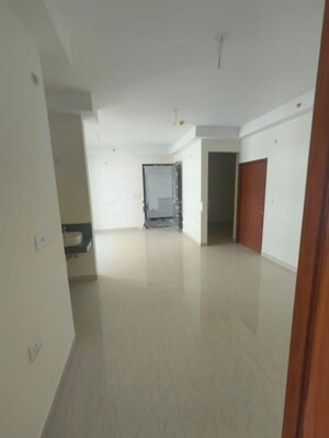 Room in 2 BHK Apartment at Aurobindo The Regent, Kondapur – for Sale