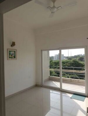Room in 4 BHK Apartment at Paramount Golf Foreste Apartments, Zeta I Greater Noida – for Rent