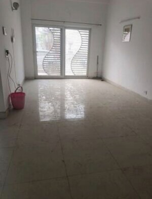 Room in 4 BHK Apartment at Paramount Golf Foreste Apartments, Zeta I Greater Noida – for Rent