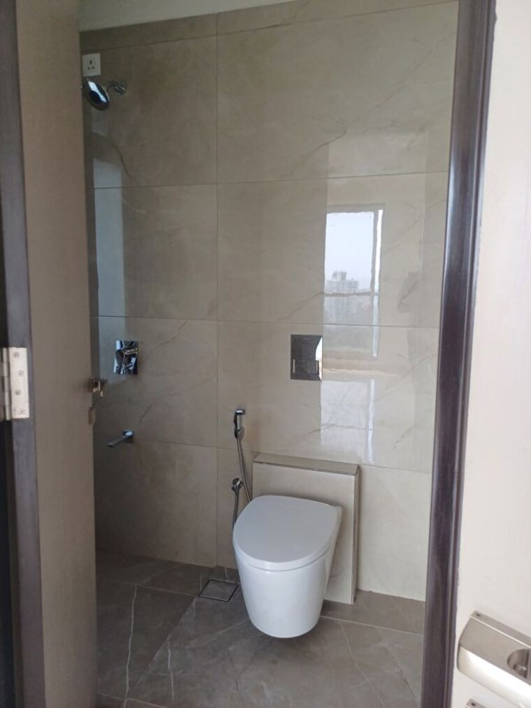 Bathroom, lashkaria-indrasukh 3 Bedroom 1150 Sq.Ft. Apartment In Andheri West Mumbai 10730959