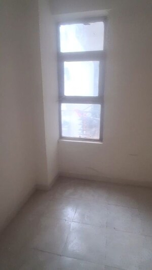 Room in 3 BHK Apartment at Amolik Heights, Sector 88 – for Sale