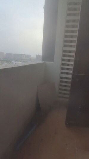 Bathroom in 3 BHK Apartment at Amolik Heights, Sector 88 – for Sale