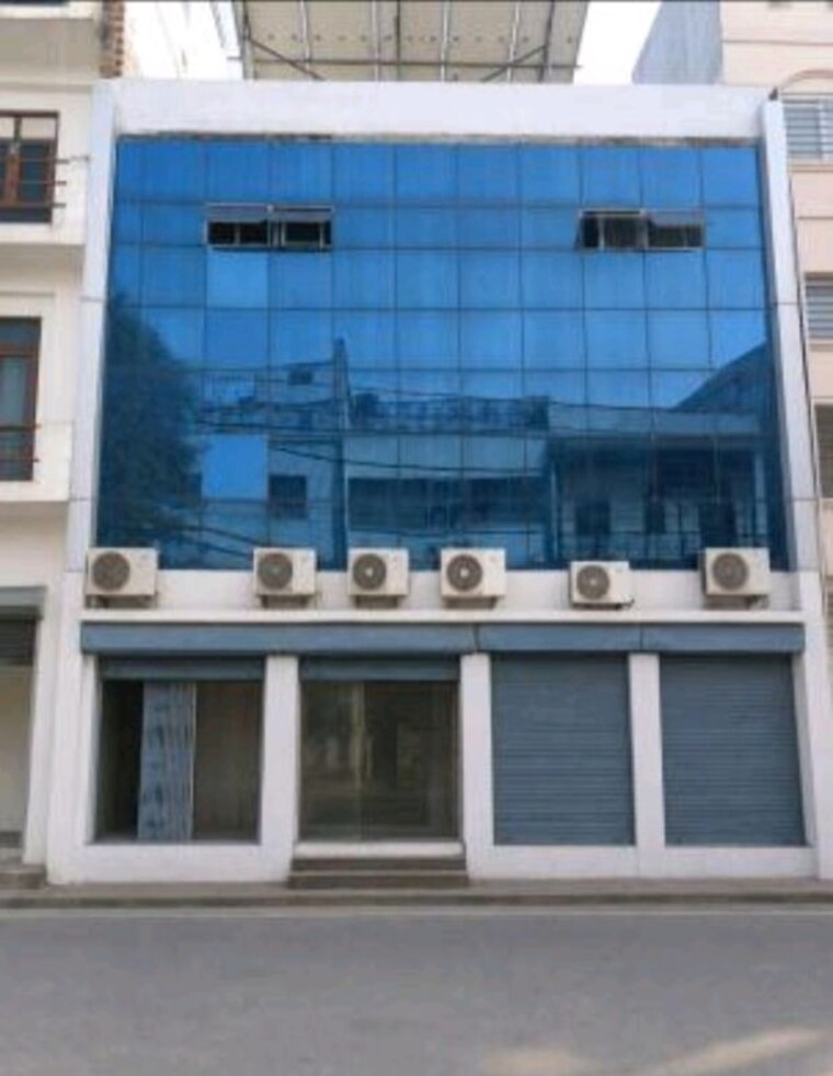 Exterior View, hazratganj Commercial Office Space 1200 Sq.Ft. In Hazratganj Lucknow 10731026
