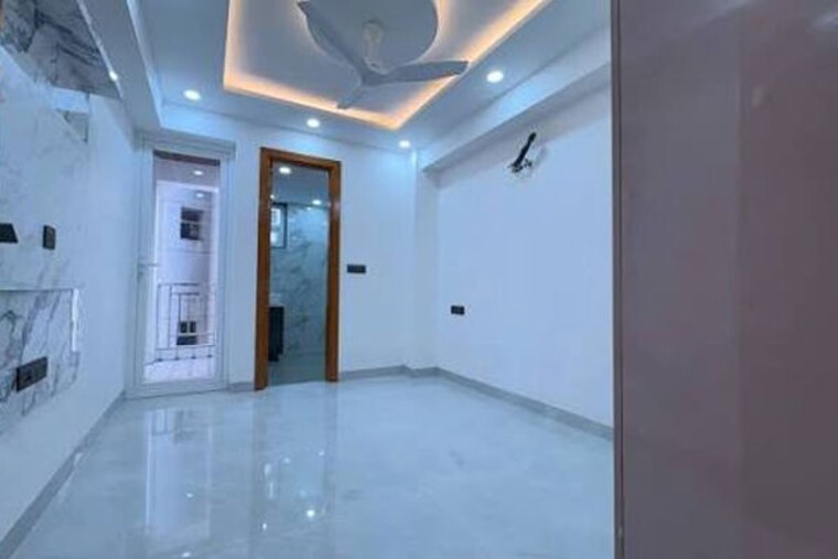 Room, janakpuri 3 Bedroom 140 Sq.Yd. Apartment In Janakpuri Delhi 10723884