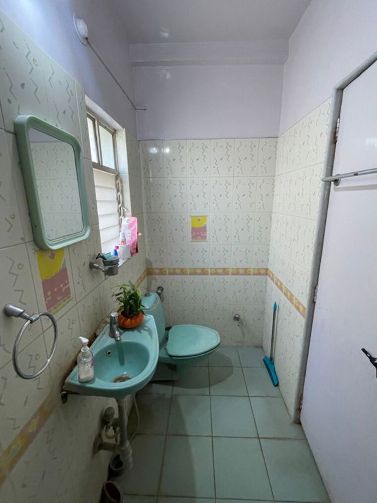 Bathroom, baner 3 Bedroom 1435 Sq.Ft. Apartment In Baner Pune 10731058
