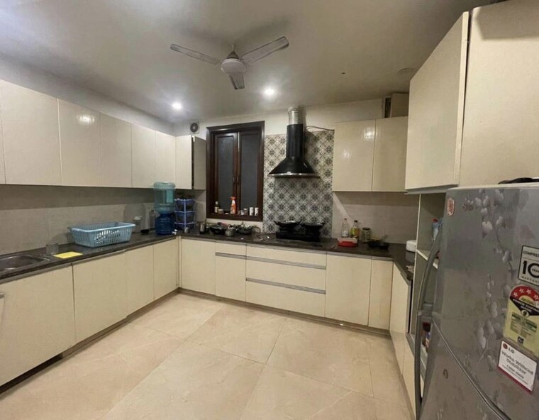 Kitchen, subhash nagar 2 Bedroom 100 Sq.Yd. Builder Floor In Subhash Nagar Delhi 10731056