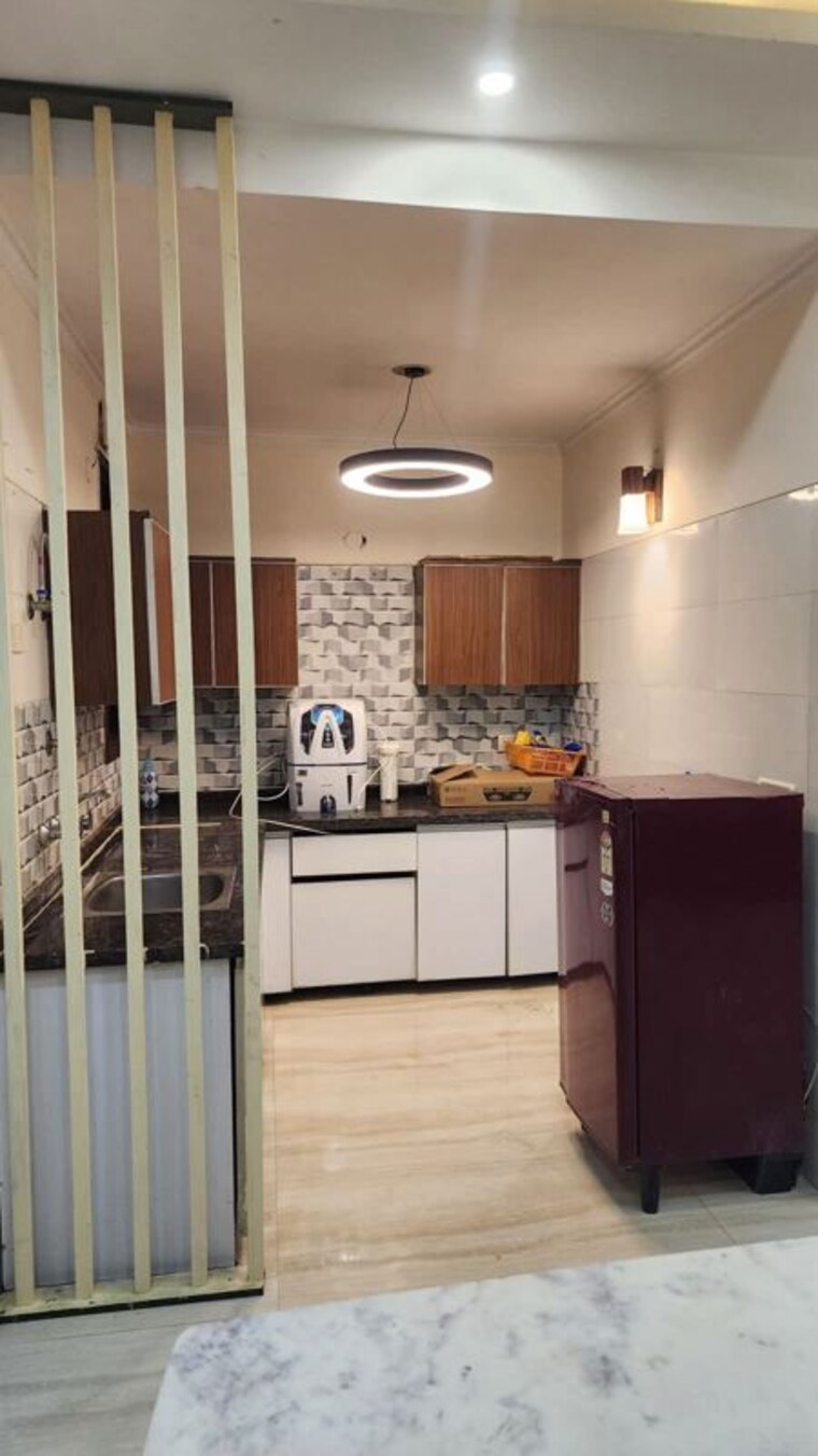 Kitchen, freedom fighters enclave 3 Bedroom 1900 Sq.Ft. Apartment In Freedom Fighters Enclave Delhi 10731080