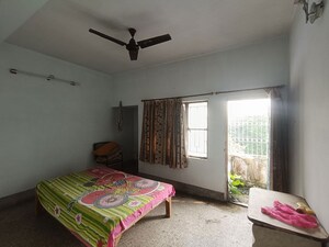 Bedroom in 4 BHK Apartment at Kolkatta Gpo – for Sale