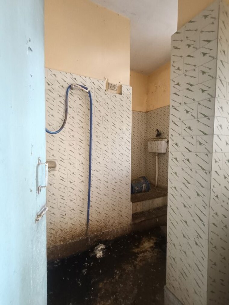 Bathroom, kolkatta gpo 4 Bedroom 1550 Sq.Ft. Apartment In Kolkatta Gpo Kolkata 10729627