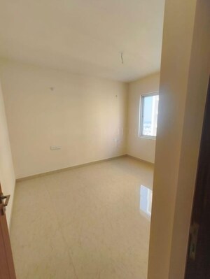 Room in 3 BHK Apartment at Aurobindo The Regent, Kondapur – for Sale