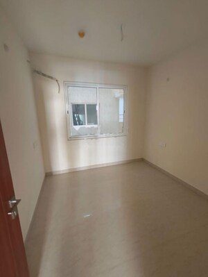 Room in 3 BHK Apartment at Aurobindo The Regent, Kondapur – for Sale