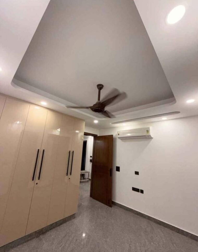 Room, rajouri garden 3 Bedroom 160 Sq.Yd. Builder Floor In Rajouri Garden Delhi 10731096