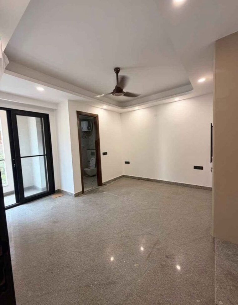 Room, rajouri garden 3 Bedroom 160 Sq.Yd. Builder Floor In Rajouri Garden Delhi 10731096
