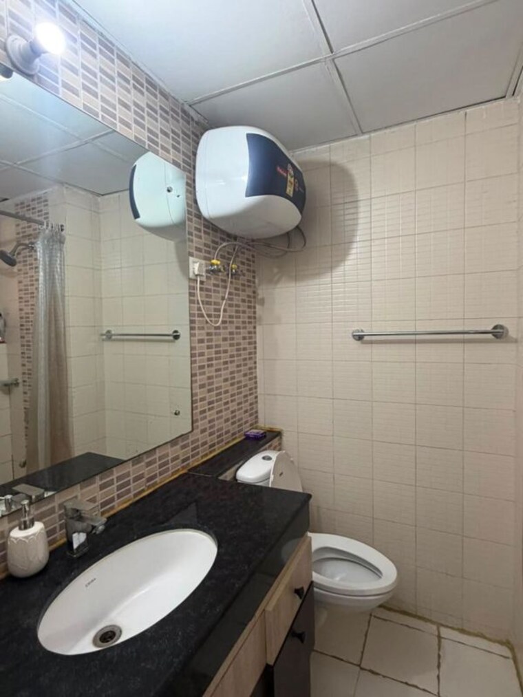 Bathroom, bptp-park-prime 2.5 Bedroom 952 Sq.Ft. Apartment In Sector 66 Gurgaon 10731103