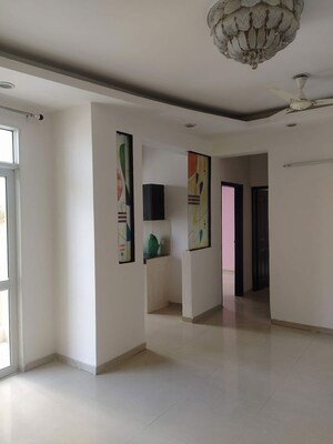 2 BHK Apartment For Rent in Prateek Wisteria, Sector 77
