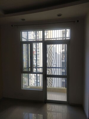 Room in 2 BHK Apartment at Prateek Wisteria, Sector 77 – for Rent